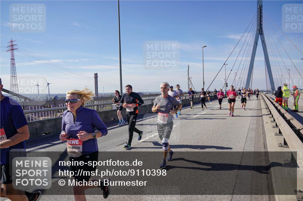 03.10.2025 - Köhlbrandbrückenlauf Michael Burmester http://msf.ph/oto/9110398 03.10.2025 12:52:46 Position 2 4838, 6758 meine-sportfotos.de