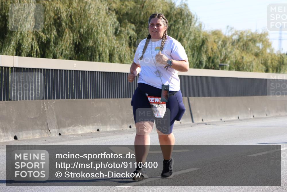 03.10.2025 - Köhlbrandbrückenlauf Strokosch-Dieckow http://msf.ph/oto/9110400 03.10.2025 12:28:54 Position 3 5608 meine-sportfotos.de