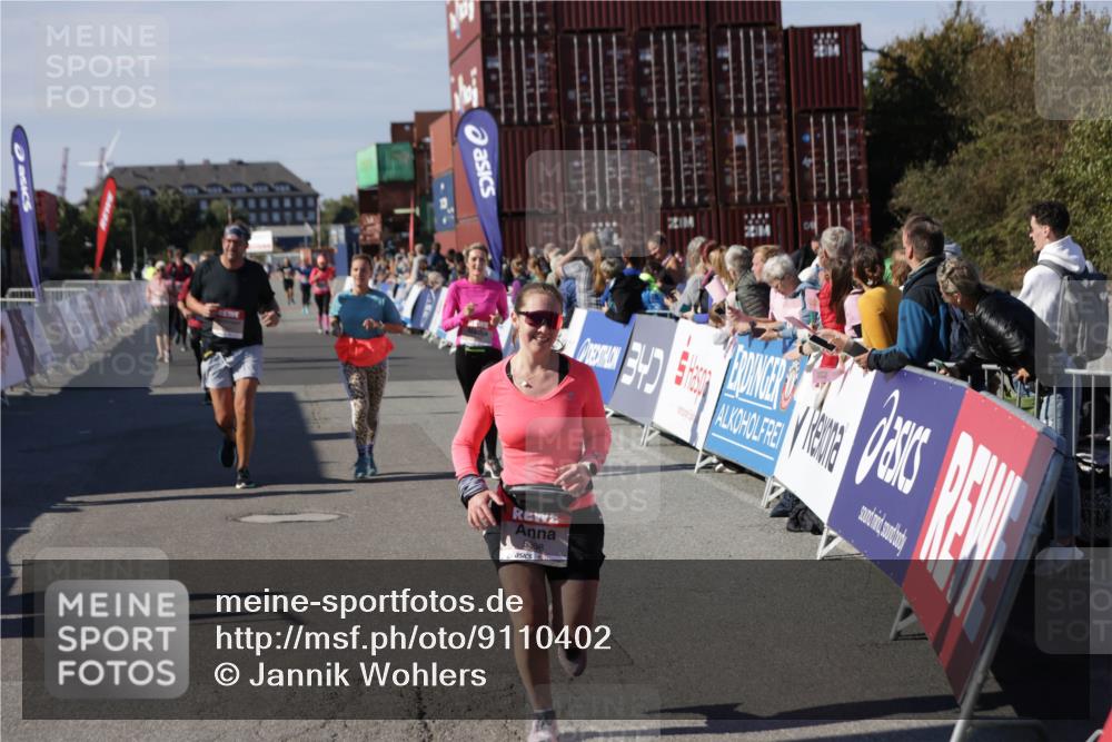 03.10.2025 - Köhlbrandbrückenlauf Jannik Wohlers http://msf.ph/oto/9110402 03.10.2025 13:30:08 Ziel 4459, 5038, 5079, 5151, 5153, 5161, 5369, 5398 meine-sportfotos.de