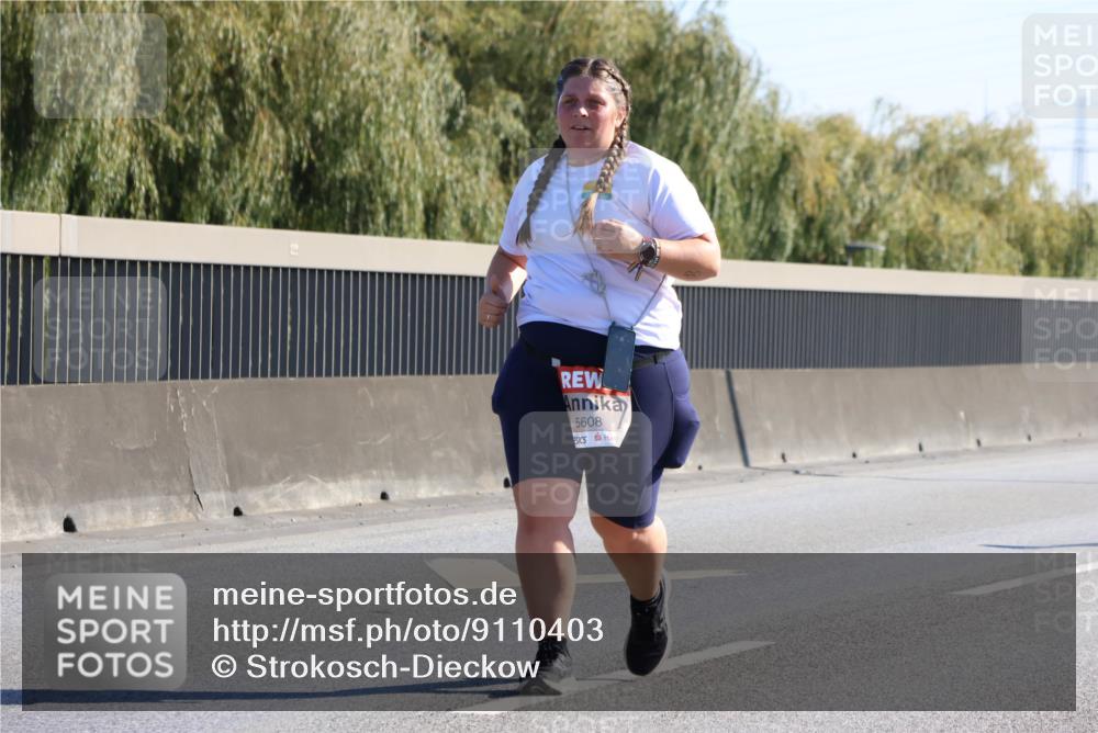03.10.2025 - Köhlbrandbrückenlauf Strokosch-Dieckow http://msf.ph/oto/9110403 03.10.2025 12:28:54 Position 3 5608 meine-sportfotos.de
