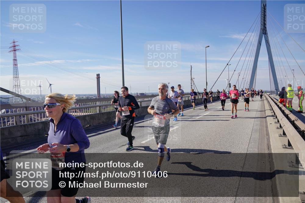 03.10.2025 - Köhlbrandbrückenlauf Michael Burmester http://msf.ph/oto/9110406 03.10.2025 12:52:46 Position 2 4838 meine-sportfotos.de