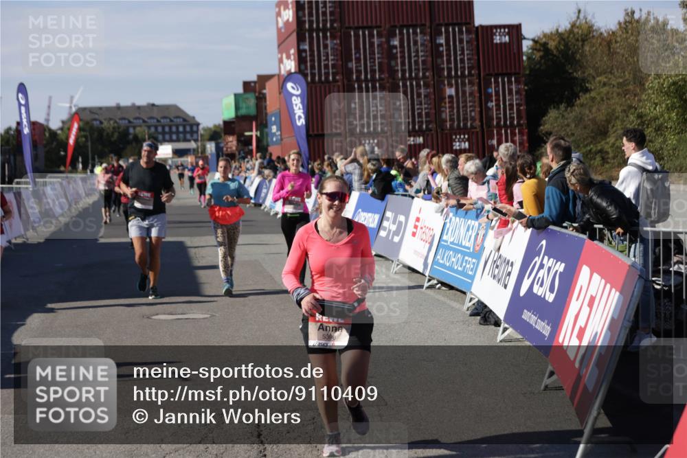 03.10.2025 - Köhlbrandbrückenlauf Jannik Wohlers http://msf.ph/oto/9110409 03.10.2025 13:30:08 Ziel 4459, 5038, 5079, 5151, 5153, 5161, 5369, 5398 meine-sportfotos.de