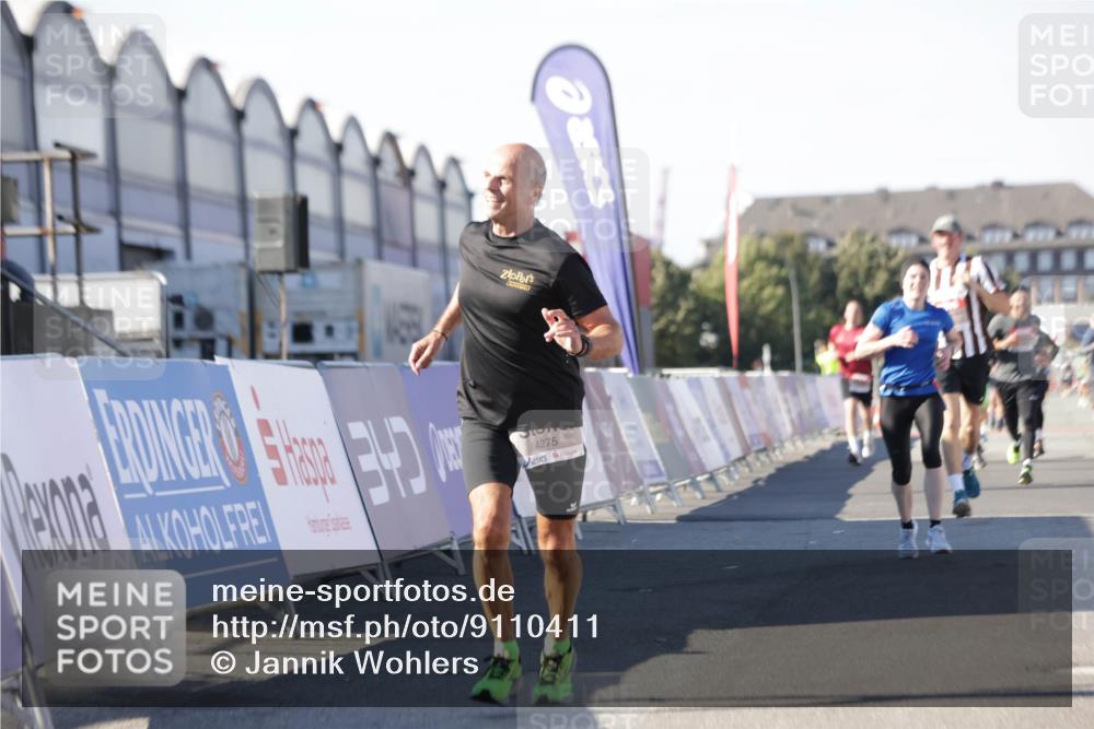 03.10.2025 - Köhlbrandbrückenlauf Jannik Wohlers http://msf.ph/oto/9110411 03.10.2025 13:00:23 Ziel 4163, 4250, 4275, 6236, 6490, 6707, 6714, 6760, 6798 meine-sportfotos.de