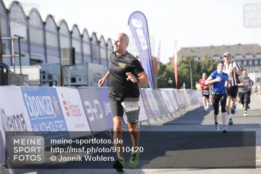 03.10.2025 - Köhlbrandbrückenlauf Jannik Wohlers http://msf.ph/oto/9110420 03.10.2025 13:00:23 Ziel 4163, 4250, 4275, 6236, 6490, 6707, 6714, 6760, 6798 meine-sportfotos.de