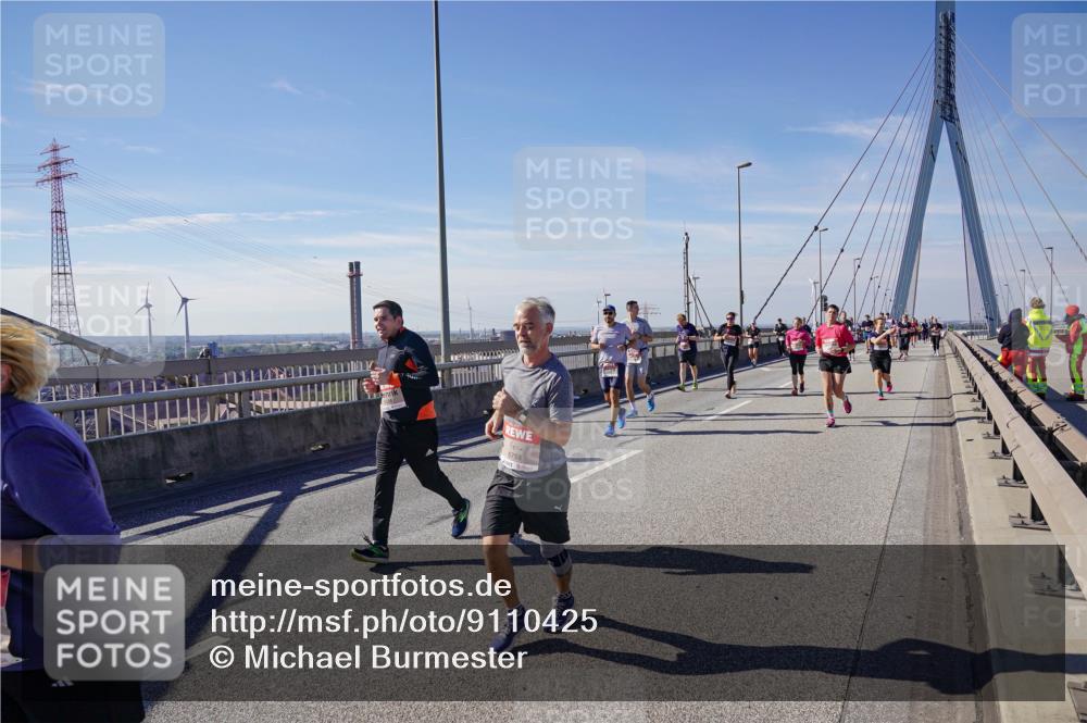 03.10.2025 - Köhlbrandbrückenlauf Michael Burmester http://msf.ph/oto/9110425 03.10.2025 12:52:46 Position 2 6758 meine-sportfotos.de