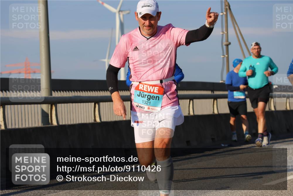 03.10.2025 - Köhlbrandbrückenlauf Strokosch-Dieckow http://msf.ph/oto/9110426 03.10.2025 09:42:15 Position 2 1321 meine-sportfotos.de