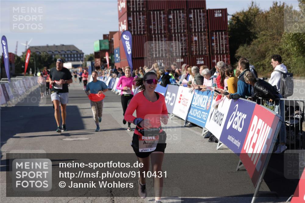 03.10.2025 - Köhlbrandbrückenlauf Jannik Wohlers http://msf.ph/oto/9110431 03.10.2025 13:30:08 Ziel 4459, 5038, 5079, 5151, 5153, 5161, 5369, 5398 meine-sportfotos.de