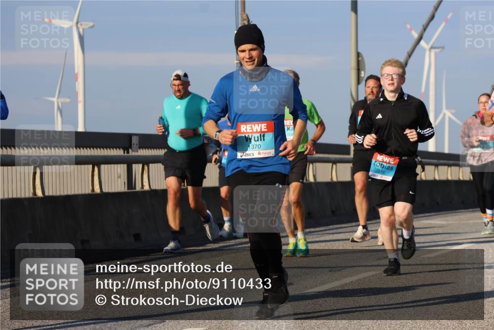 03.10.2025 - Köhlbrandbrückenlauf Strokosch-Dieckow http://msf.ph/oto/9110433 03.10.2025 09:42:17 Position 2 1084, 1370, 3516 meine-sportfotos.de