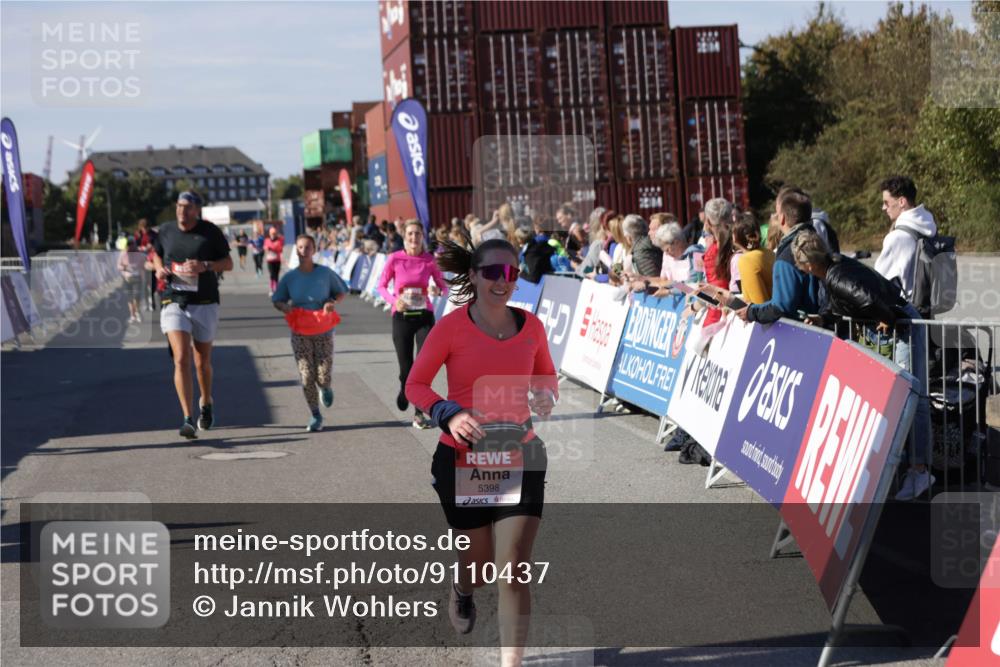 03.10.2025 - Köhlbrandbrückenlauf Jannik Wohlers http://msf.ph/oto/9110437 03.10.2025 13:30:08 Ziel 4459, 5038, 5079, 5151, 5153, 5161, 5369, 5398 meine-sportfotos.de