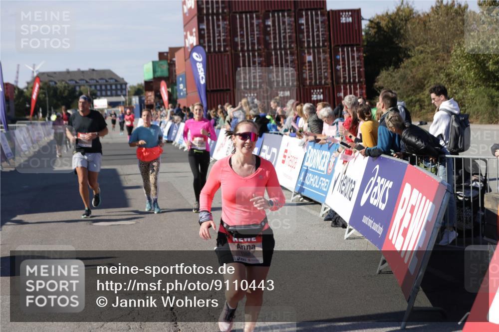 03.10.2025 - Köhlbrandbrückenlauf Jannik Wohlers http://msf.ph/oto/9110443 03.10.2025 13:30:08 Ziel 4459, 5038, 5079, 5151, 5153, 5161, 5369, 5398 meine-sportfotos.de