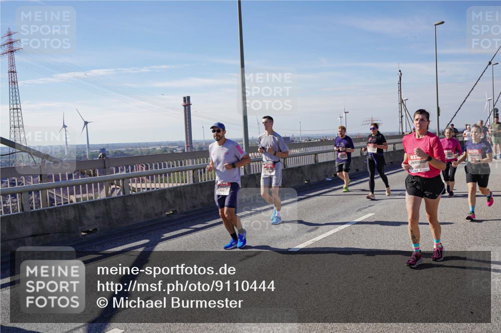 03.10.2025 - Köhlbrandbrückenlauf Michael Burmester http://msf.ph/oto/9110444 03.10.2025 12:52:48 Position 2  meine-sportfotos.de