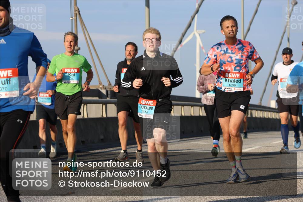 03.10.2025 - Köhlbrandbrückenlauf Strokosch-Dieckow http://msf.ph/oto/9110452 03.10.2025 09:42:17 Position 2 370, 2798, 1080, 3516, 1039 meine-sportfotos.de