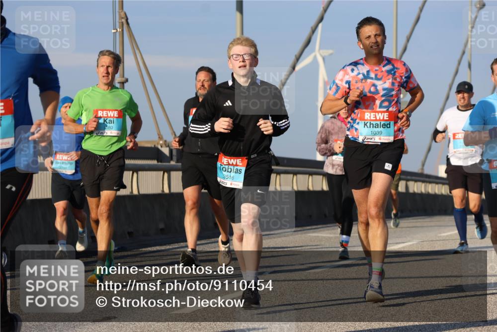 03.10.2025 - Köhlbrandbrückenlauf Strokosch-Dieckow http://msf.ph/oto/9110454 03.10.2025 09:42:18 Position 2 2798, 1080, 3516, 1039 meine-sportfotos.de