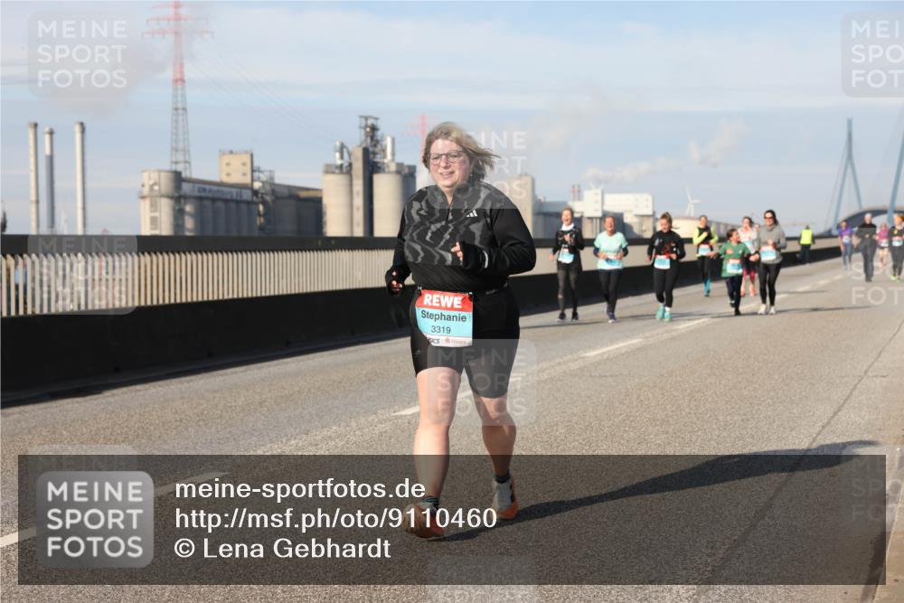 03.10.2025 - Köhlbrandbrückenlauf Lena Gebhardt http://msf.ph/oto/9110460 03.10.2025 10:15:08 Position 2 3319 meine-sportfotos.de