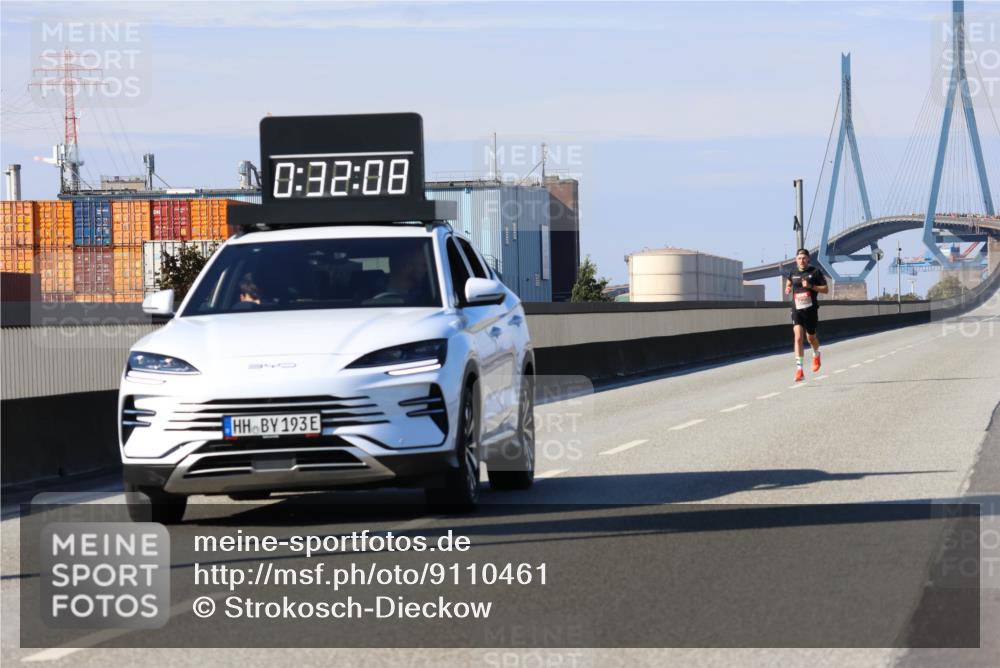 03.10.2025 - Köhlbrandbrückenlauf Strokosch-Dieckow http://msf.ph/oto/9110461 03.10.2025 12:32:09 Position 3 0, 32, 00, 193 meine-sportfotos.de