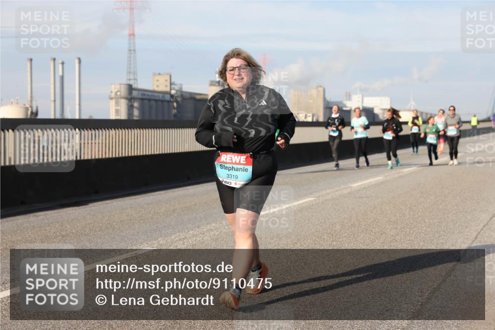 03.10.2025 - Köhlbrandbrückenlauf Lena Gebhardt http://msf.ph/oto/9110475 03.10.2025 10:15:08 Position 2 3319 meine-sportfotos.de