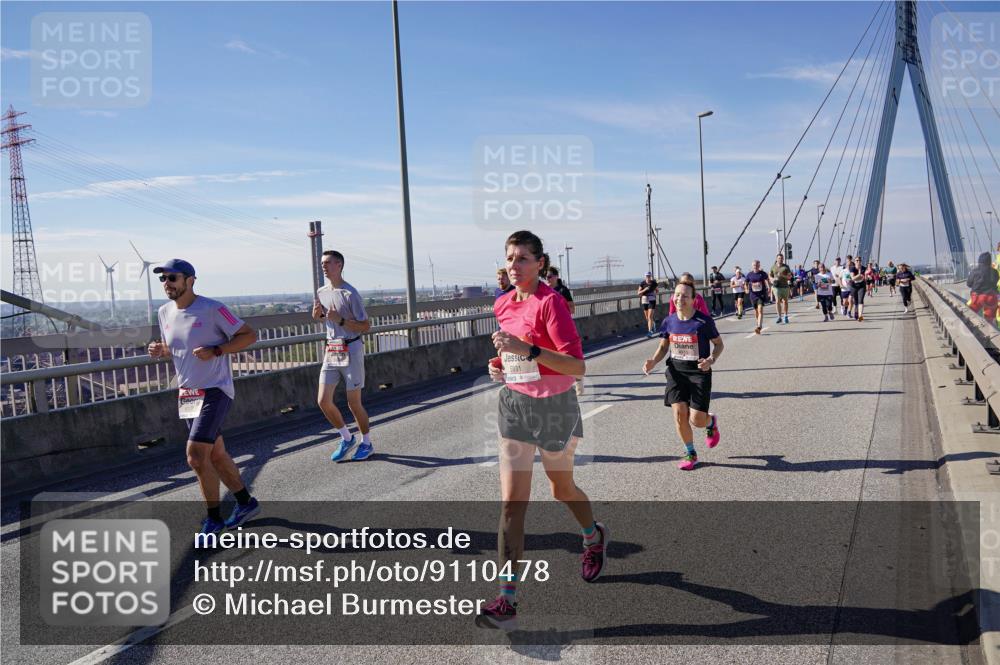 03.10.2025 - Köhlbrandbrückenlauf Michael Burmester http://msf.ph/oto/9110478 03.10.2025 12:52:49 Position 2 5931 meine-sportfotos.de