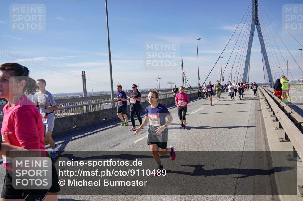 03.10.2025 - Köhlbrandbrückenlauf Michael Burmester http://msf.ph/oto/9110489 03.10.2025 12:52:49 Position 2 4915 meine-sportfotos.de