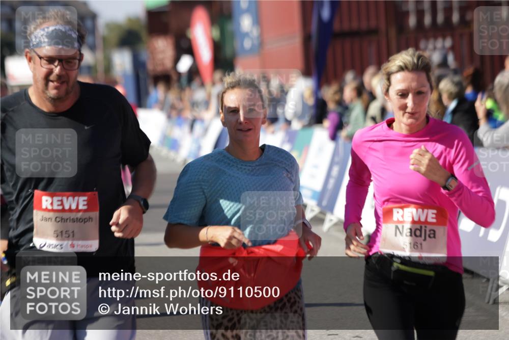 03.10.2025 - Köhlbrandbrückenlauf Jannik Wohlers http://msf.ph/oto/9110500 03.10.2025 13:30:11 Ziel 4459, 5038, 5079, 5151, 5153, 5161, 5398 meine-sportfotos.de