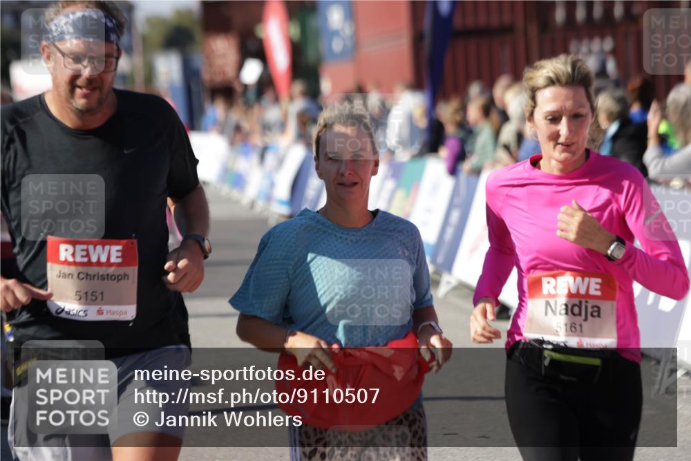 03.10.2025 - Köhlbrandbrückenlauf Jannik Wohlers http://msf.ph/oto/9110507 03.10.2025 13:30:11 Ziel 4459, 5038, 5079, 5151, 5153, 5161, 5398 meine-sportfotos.de
