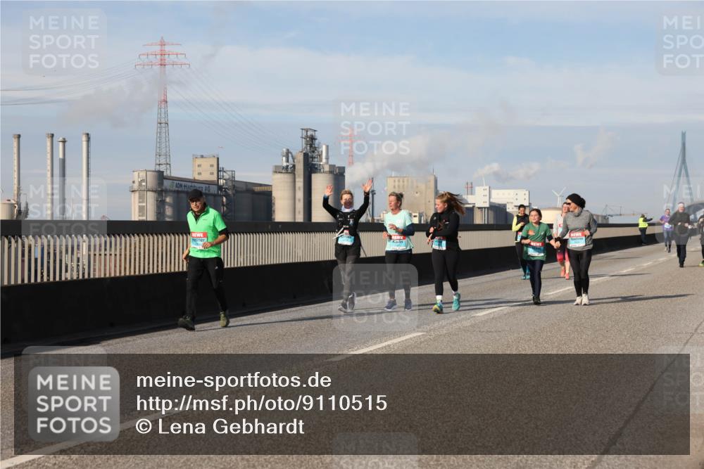 03.10.2025 - Köhlbrandbrückenlauf Lena Gebhardt http://msf.ph/oto/9110515 03.10.2025 10:15:11 Position 2  meine-sportfotos.de