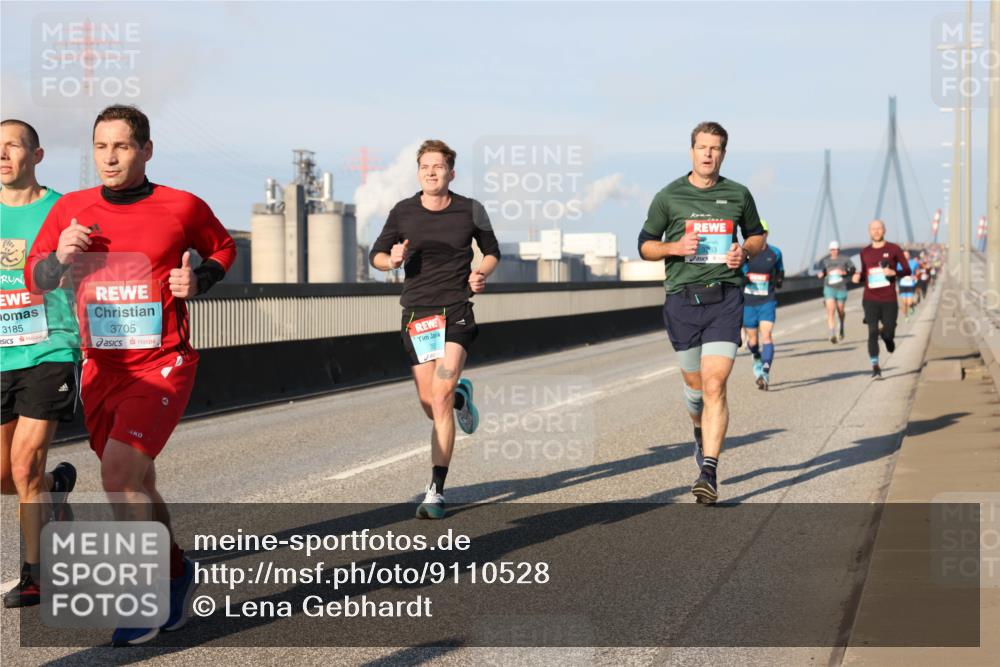 03.10.2025 - Köhlbrandbrückenlauf Lena Gebhardt http://msf.ph/oto/9110528 03.10.2025 09:41:38 Position 2 3185, 3705 meine-sportfotos.de