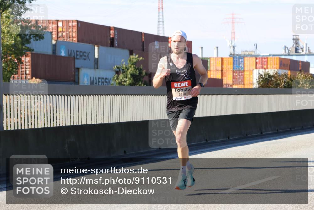 03.10.2025 - Köhlbrandbrückenlauf Strokosch-Dieckow http://msf.ph/oto/9110531 03.10.2025 12:34:37 Position 3 6610 meine-sportfotos.de