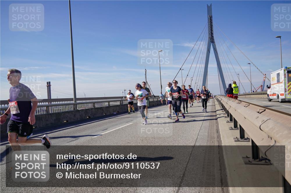 03.10.2025 - Köhlbrandbrückenlauf Michael Burmester http://msf.ph/oto/9110537 03.10.2025 12:52:53 Position 2 6700 meine-sportfotos.de