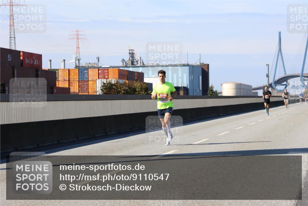 03.10.2025 - Köhlbrandbrückenlauf Strokosch-Dieckow http://msf.ph/oto/9110547 03.10.2025 12:35:15 Position 3  meine-sportfotos.de