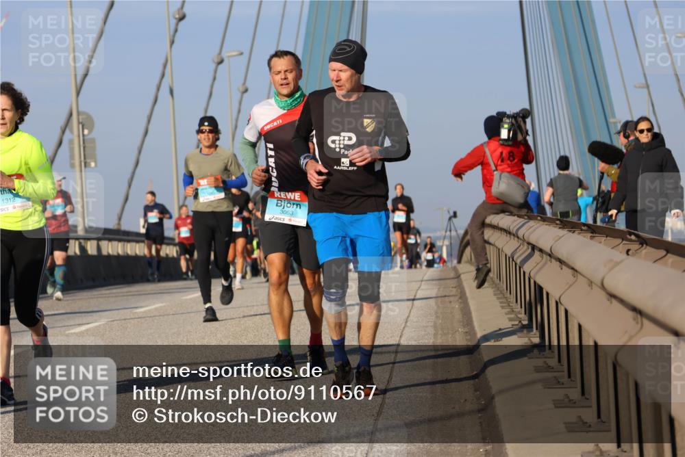 03.10.2025 - Köhlbrandbrückenlauf Strokosch-Dieckow http://msf.ph/oto/9110567 03.10.2025 09:42:31 Position 2  meine-sportfotos.de