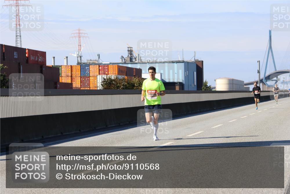 03.10.2025 - Köhlbrandbrückenlauf Strokosch-Dieckow http://msf.ph/oto/9110568 03.10.2025 12:35:15 Position 3  meine-sportfotos.de