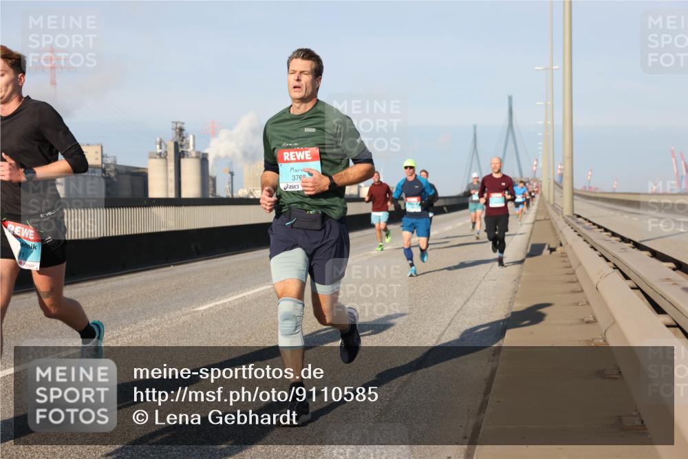 03.10.2025 - Köhlbrandbrückenlauf Lena Gebhardt http://msf.ph/oto/9110585 03.10.2025 09:41:39 Position 2 3760 meine-sportfotos.de