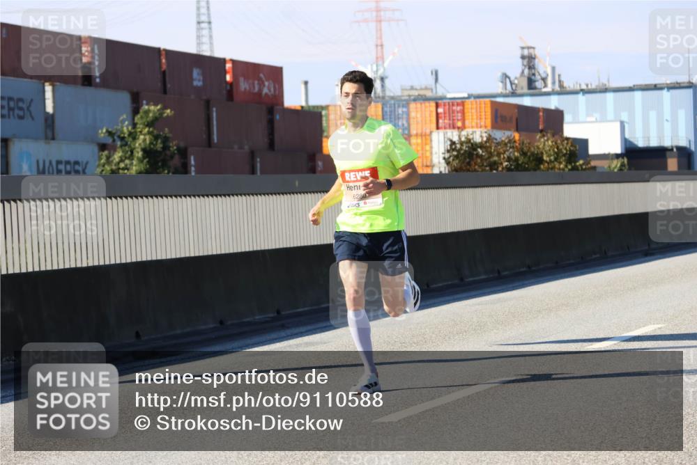 03.10.2025 - Köhlbrandbrückenlauf Strokosch-Dieckow http://msf.ph/oto/9110588 03.10.2025 12:35:17 Position 3 6280 meine-sportfotos.de