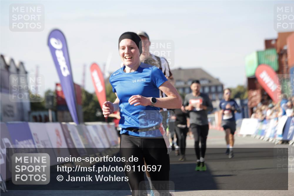 03.10.2025 - Köhlbrandbrückenlauf Jannik Wohlers http://msf.ph/oto/9110597 03.10.2025 13:00:27 Ziel 4163, 4172, 4250, 4275, 4622, 4850, 5664, 6236, 6490, 6707, 6714, 6760 meine-sportfotos.de