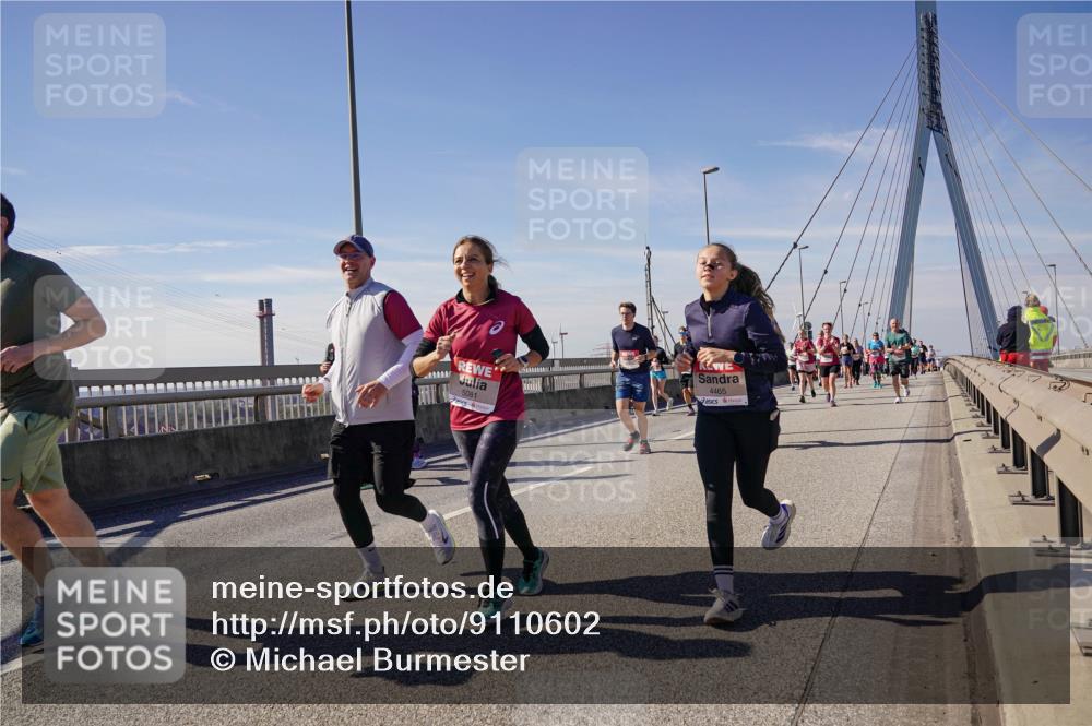 03.10.2025 - Köhlbrandbrückenlauf Michael Burmester http://msf.ph/oto/9110602 03.10.2025 12:52:57 Position 2 5081, 4465 meine-sportfotos.de