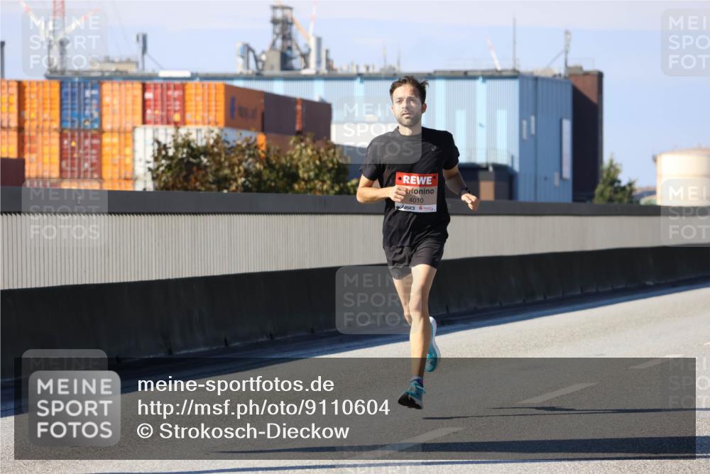 03.10.2025 - Köhlbrandbrückenlauf Strokosch-Dieckow http://msf.ph/oto/9110604 03.10.2025 12:35:25 Position 3 4010 meine-sportfotos.de