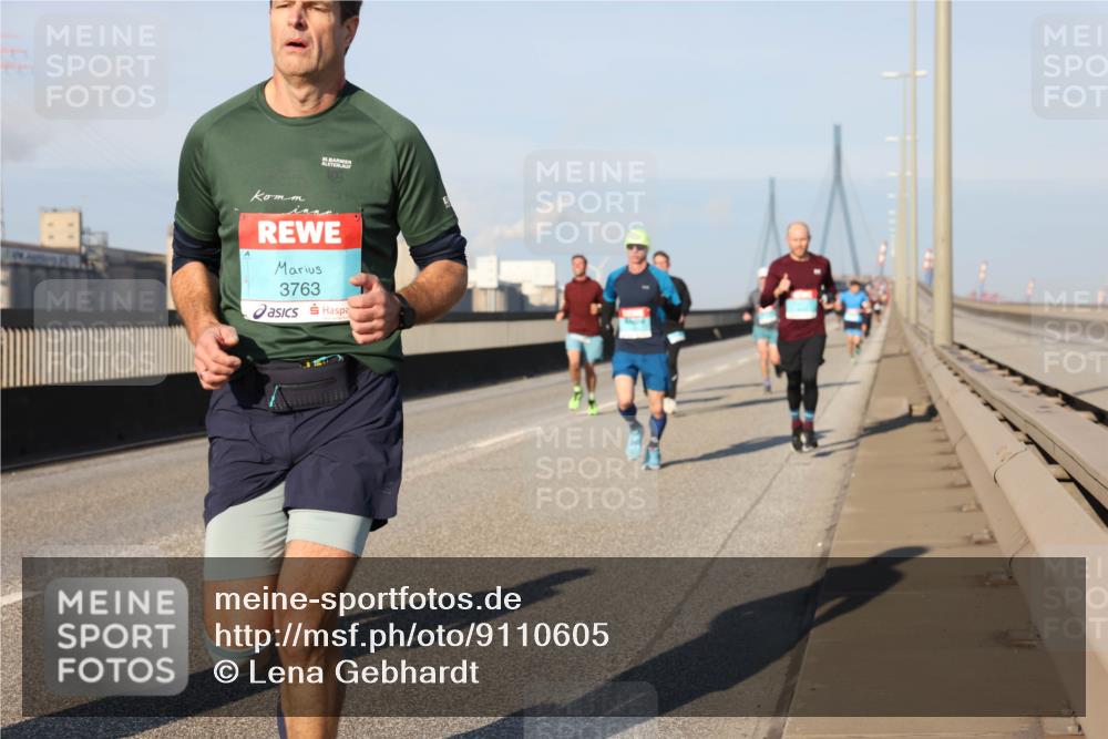 03.10.2025 - Köhlbrandbrückenlauf Lena Gebhardt http://msf.ph/oto/9110605 03.10.2025 09:41:40 Position 2 3763 meine-sportfotos.de