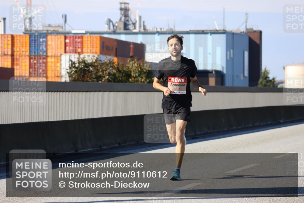 03.10.2025 - Köhlbrandbrückenlauf Strokosch-Dieckow http://msf.ph/oto/9110612 03.10.2025 12:35:25 Position 3 4010 meine-sportfotos.de