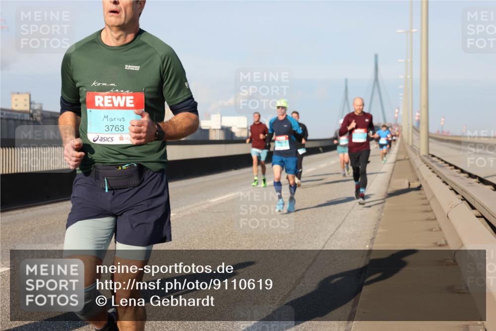 03.10.2025 - Köhlbrandbrückenlauf Lena Gebhardt http://msf.ph/oto/9110619 03.10.2025 09:41:40 Position 2 35, 3763 meine-sportfotos.de