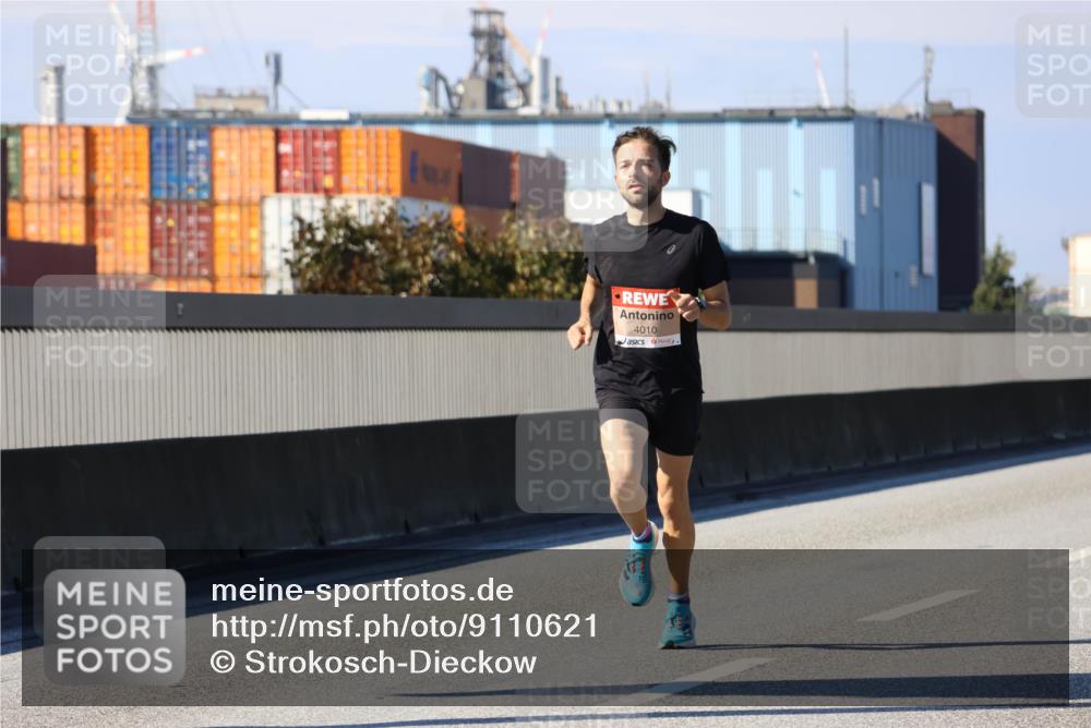 03.10.2025 - Köhlbrandbrückenlauf Strokosch-Dieckow http://msf.ph/oto/9110621 03.10.2025 12:35:25 Position 3 4010 meine-sportfotos.de