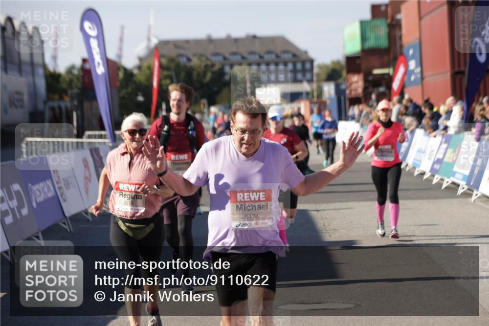 03.10.2025 - Köhlbrandbrückenlauf Jannik Wohlers http://msf.ph/oto/9110622 03.10.2025 13:30:18 Ziel 4823, 5038, 5079, 5151, 5153, 5157, 5161, 5174, 5233, 6219 meine-sportfotos.de