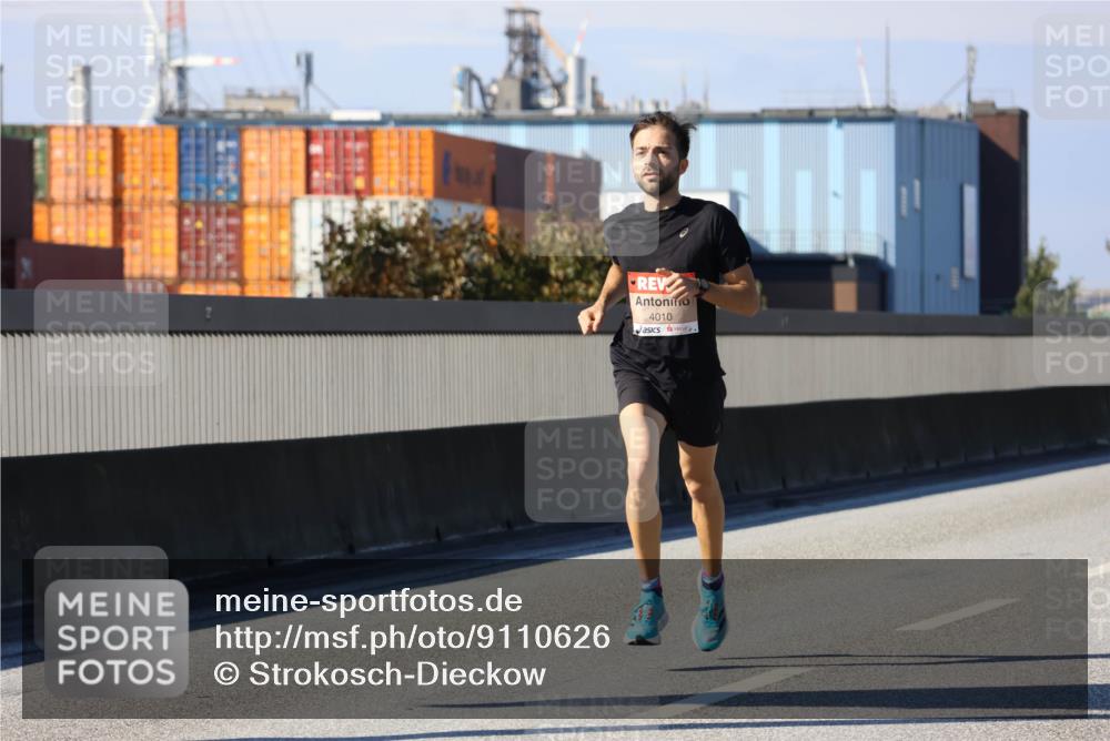 03.10.2025 - Köhlbrandbrückenlauf Strokosch-Dieckow http://msf.ph/oto/9110626 03.10.2025 12:35:25 Position 3 4010 meine-sportfotos.de