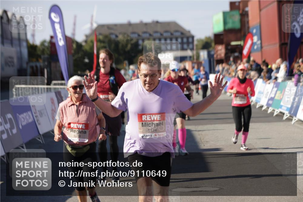 03.10.2025 - Köhlbrandbrückenlauf Jannik Wohlers http://msf.ph/oto/9110649 03.10.2025 13:30:18 Ziel 4823, 5038, 5079, 5151, 5153, 5157, 5161, 5174, 5233, 6219 meine-sportfotos.de