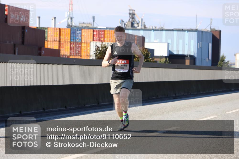03.10.2025 - Köhlbrandbrückenlauf Strokosch-Dieckow http://msf.ph/oto/9110652 03.10.2025 12:35:32 Position 3 4004 meine-sportfotos.de