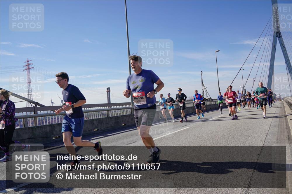 03.10.2025 - Köhlbrandbrückenlauf Michael Burmester http://msf.ph/oto/9110657 03.10.2025 12:52:59 Position 2 4725 meine-sportfotos.de