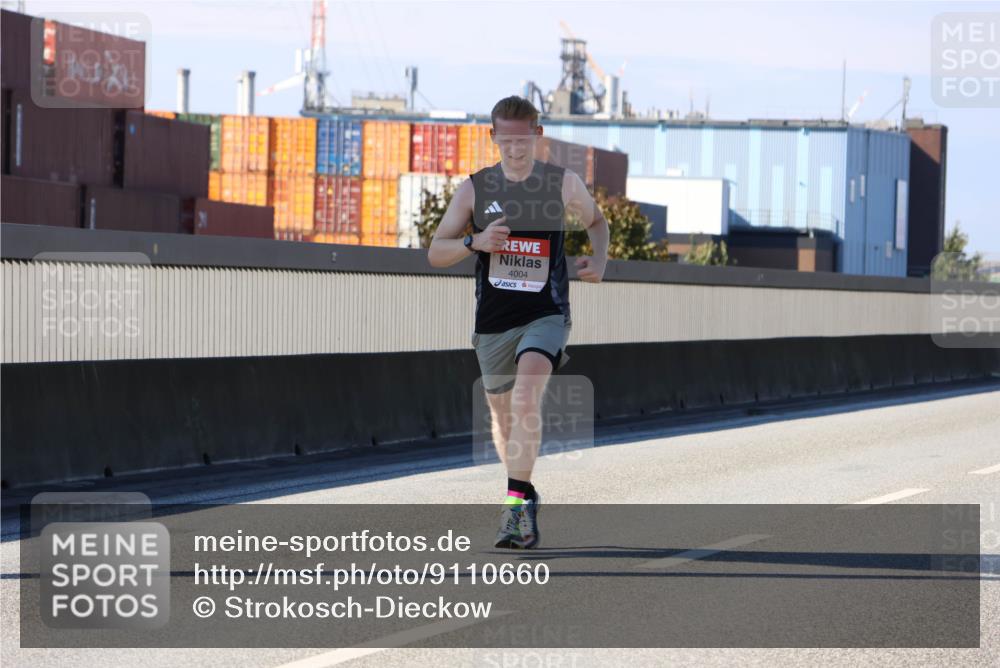03.10.2025 - Köhlbrandbrückenlauf Strokosch-Dieckow http://msf.ph/oto/9110660 03.10.2025 12:35:32 Position 3 4004 meine-sportfotos.de