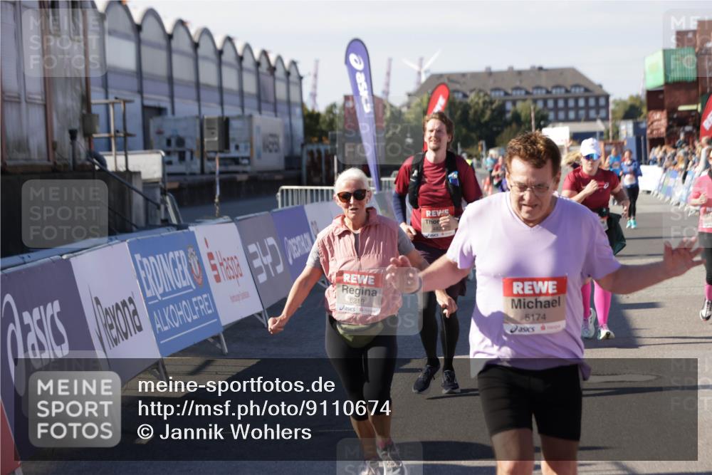 03.10.2025 - Köhlbrandbrückenlauf Jannik Wohlers http://msf.ph/oto/9110674 03.10.2025 13:30:19 Ziel 4823, 5038, 5079, 5151, 5153, 5157, 5161, 5174, 5233, 6078, 6219 meine-sportfotos.de