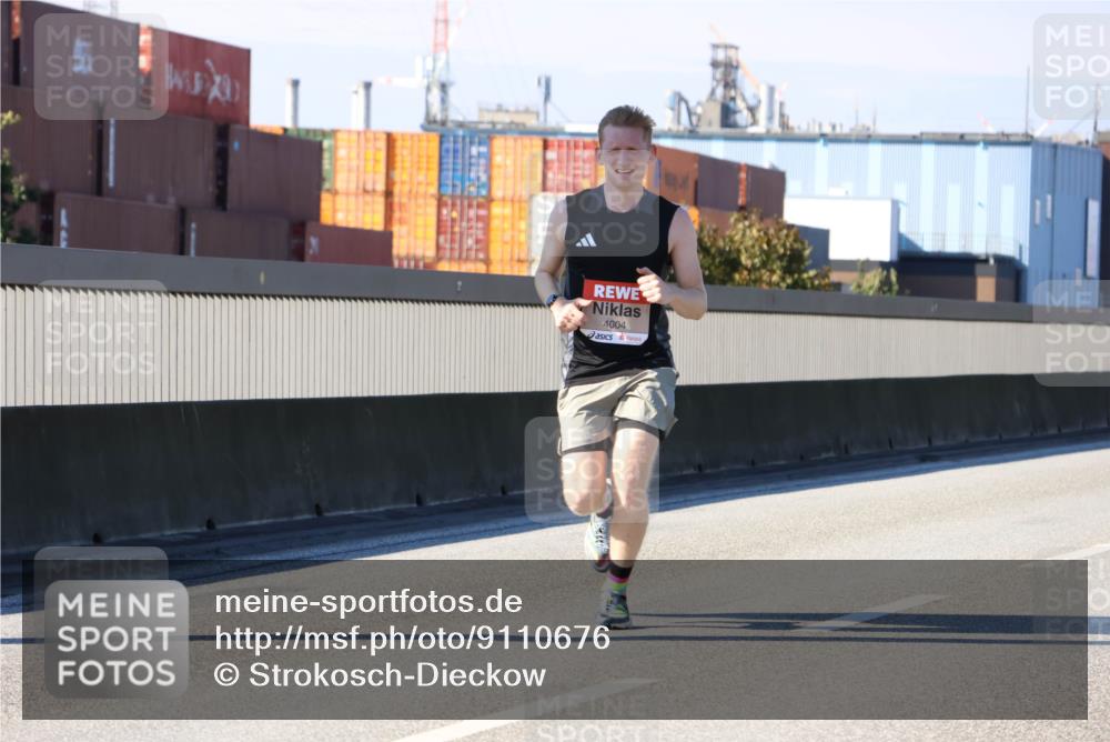 03.10.2025 - Köhlbrandbrückenlauf Strokosch-Dieckow http://msf.ph/oto/9110676 03.10.2025 12:35:33 Position 3 4004 meine-sportfotos.de