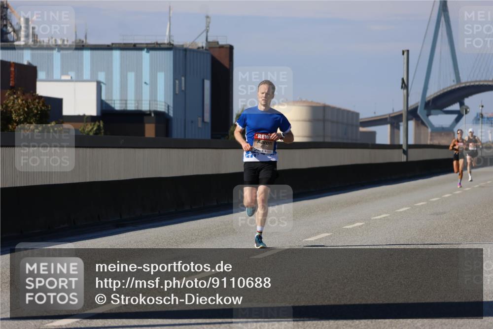 03.10.2025 - Köhlbrandbrückenlauf Strokosch-Dieckow http://msf.ph/oto/9110688 03.10.2025 12:35:44 Position 3  meine-sportfotos.de