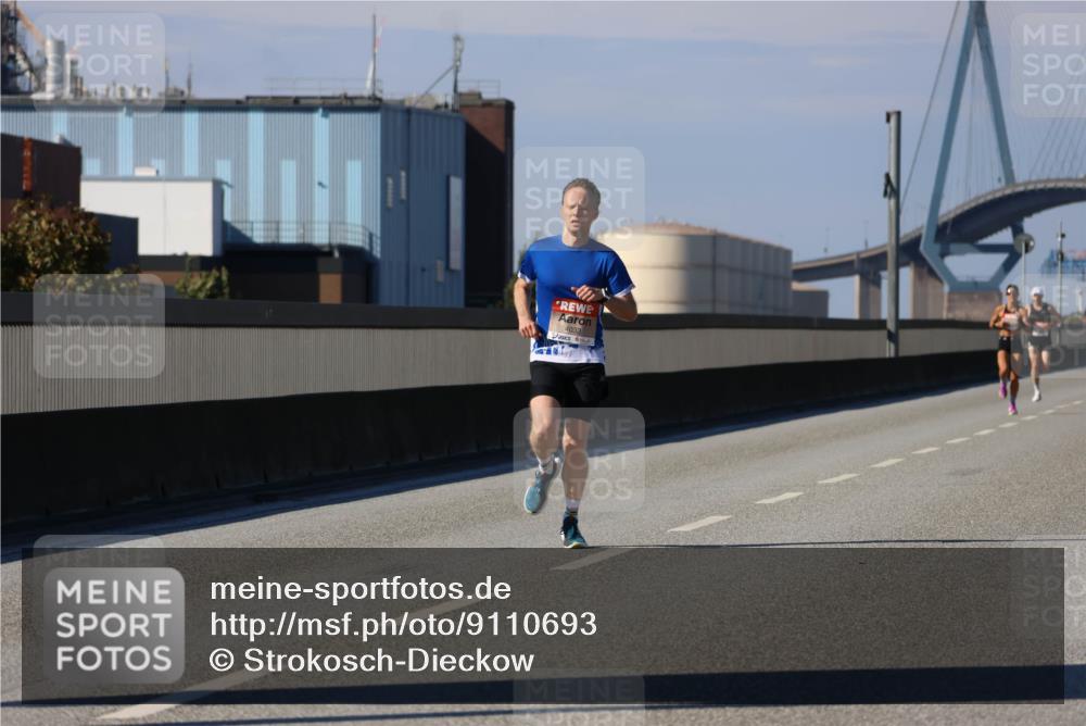 03.10.2025 - Köhlbrandbrückenlauf Strokosch-Dieckow http://msf.ph/oto/9110693 03.10.2025 12:35:44 Position 3 4033 meine-sportfotos.de